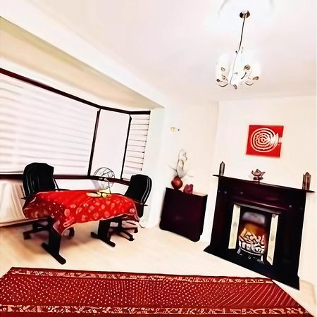 Beautiful Double En-Suite Room, Separate Entrance, Ilford, Central Line Gants Hill, Free Parking 외부 사진