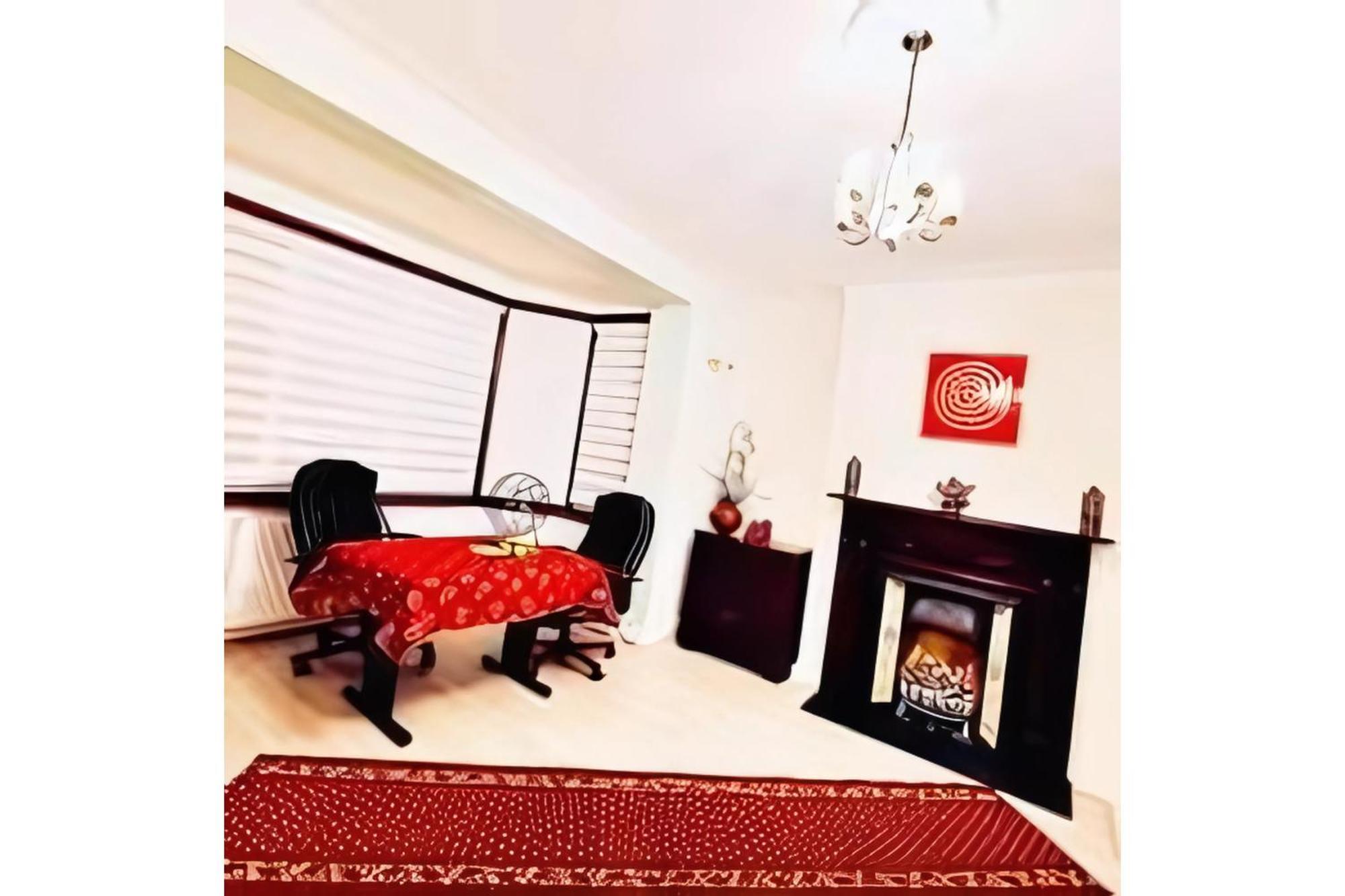 Beautiful Double En-Suite Room, Separate Entrance, Ilford, Central Line Gants Hill, Free Parking 외부 사진